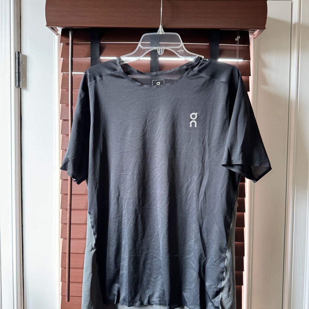 On Running Men's Black Performance Shirt
